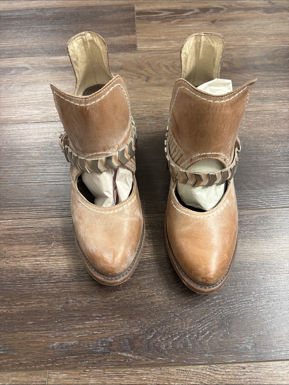 Freebirds Blade size 9  Tan Leather Cutout Booties with Braided Strap